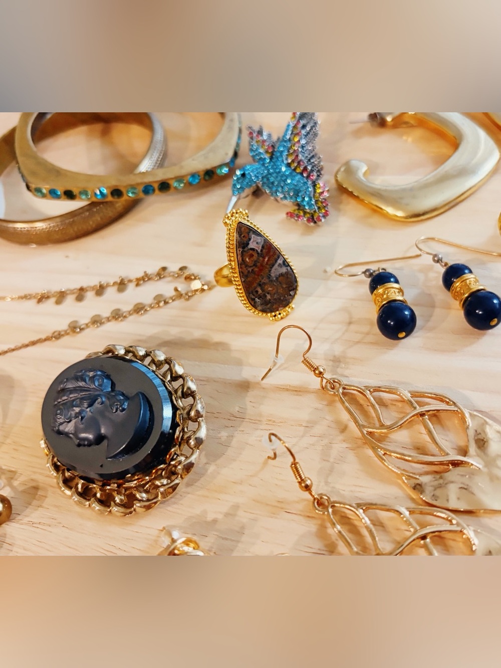 Gold and Black Cameo Mix Jewelry Tray